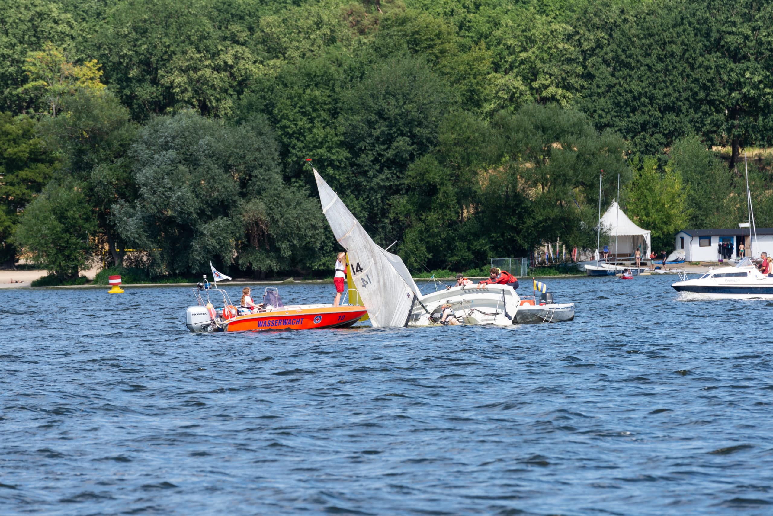 Boating Accident Cape Cod 91 - qfoftqq