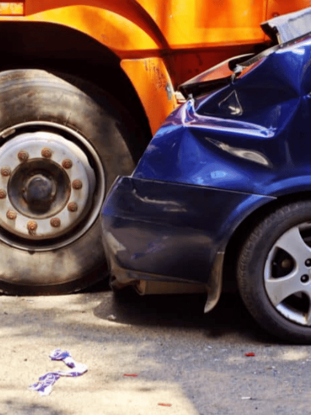 5 Reasons To Hire A Truck Accident Attorney