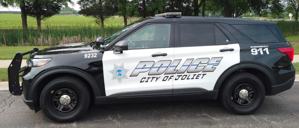 One killed and two injured in a motorcycle crash in Joliet